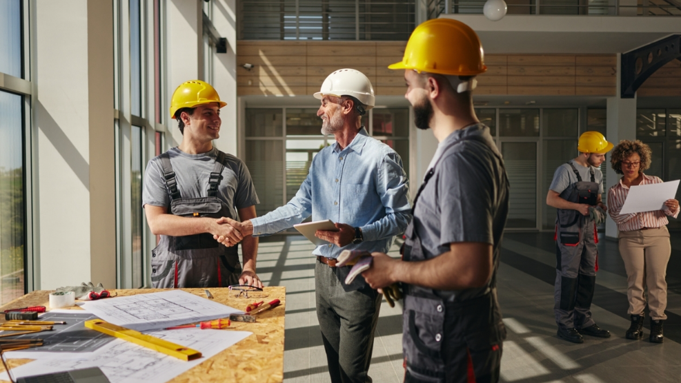 What to Look for When Choosing Building Contractors for Commercial and Residential Projects